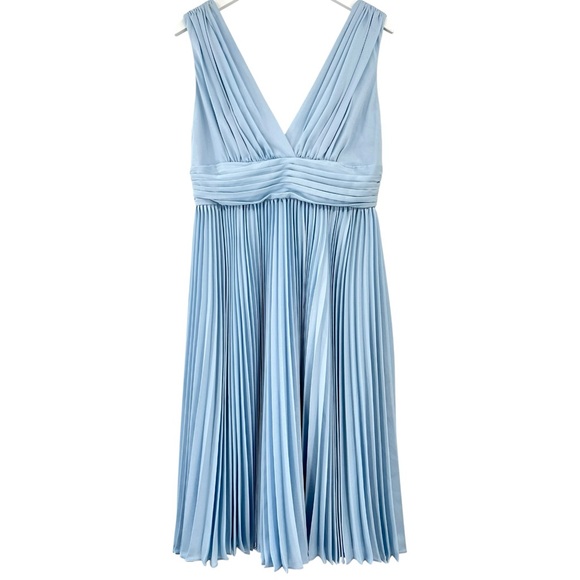 NWT Badgley Mischka Pleated Light Baby Blue Sleeveless V-Neck Mini Dress sz 10
